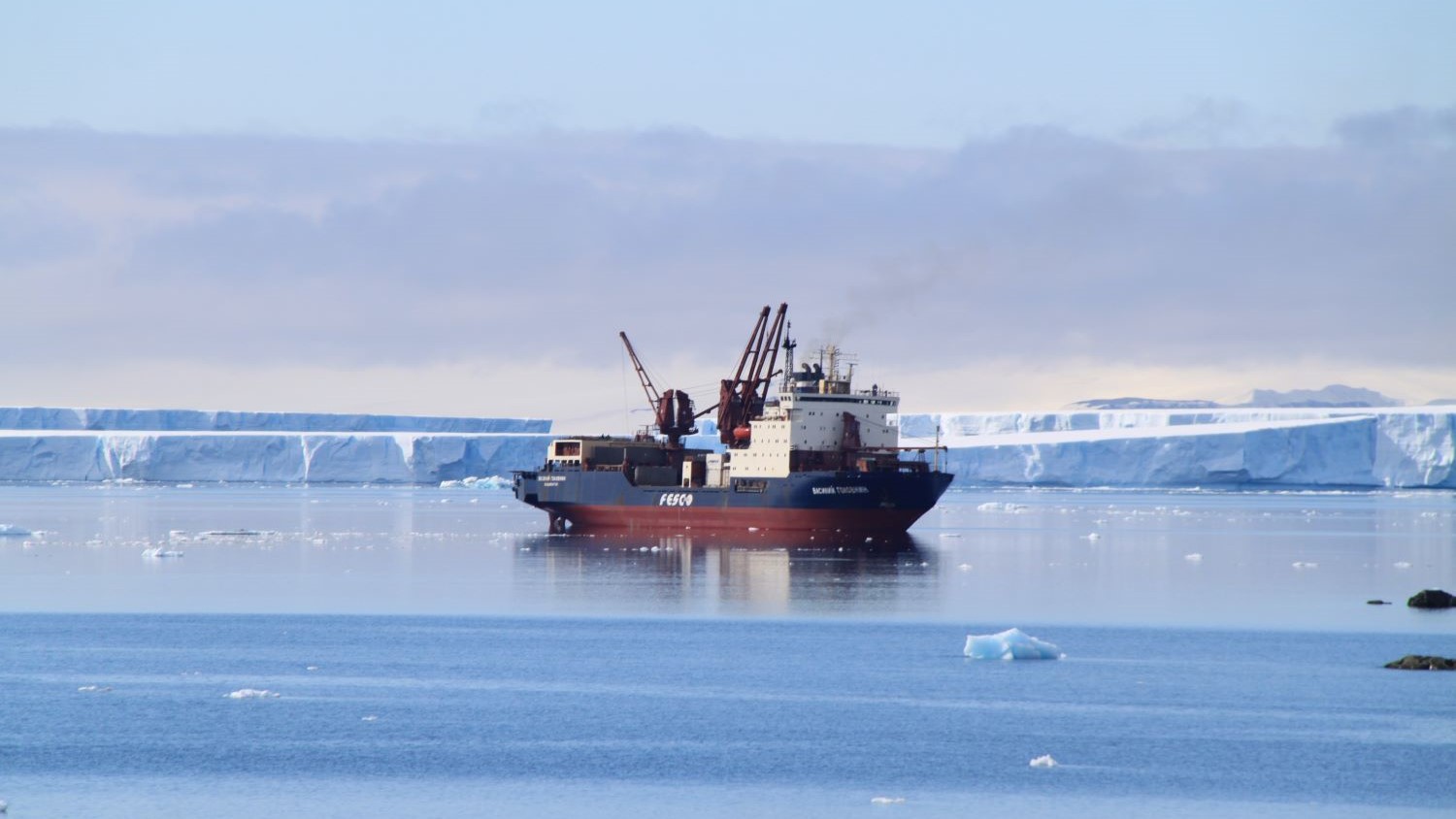 Судно FESCO «Василий Головнин» отправилось в шестую экспедицию для снабжения индийских антарктических станций