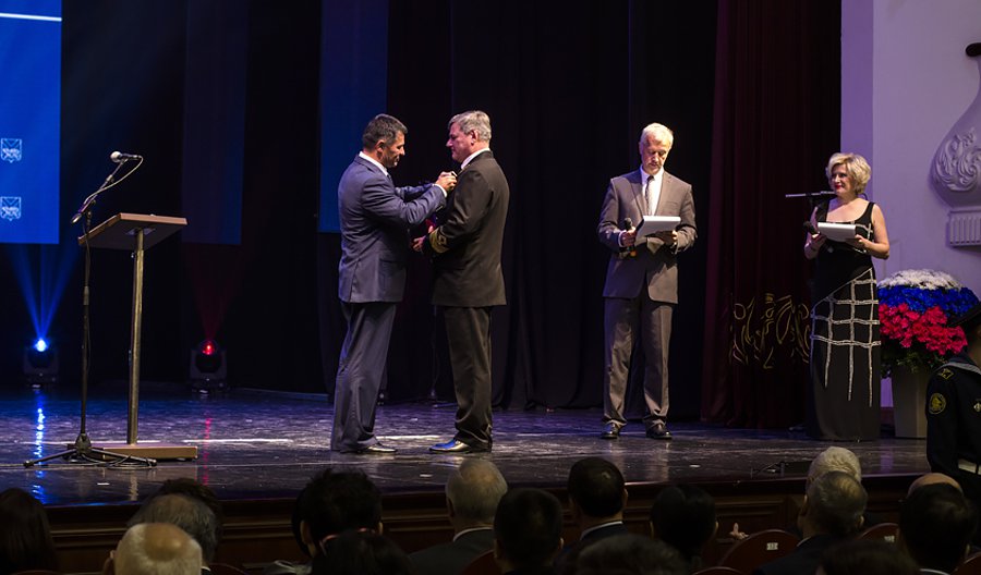 Сотрудники FESCO получили высокие государственные награды