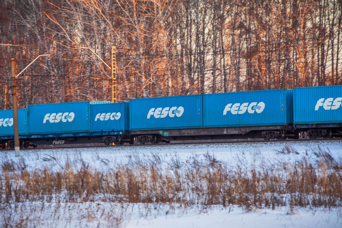 FESCO впервые отправила из Китая в Россию партию электромобилей