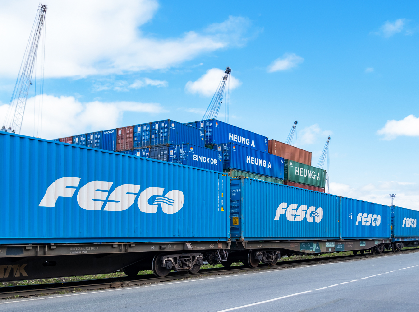 FESCO запустила регулярный контейнерный поезд из Петрозаводска во Владивосток FESCO запустила регулярный контейнерный поезд из Петрозаводска во Владивосток