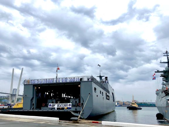 FESCO обеспечила комплексное агентское обслуживание корабля военно-морских сил Филиппин в порту Владивостока FESCO обеспечила комплексное агентское обслуживание корабля военно-морских сил Филиппин в порту Владивостока