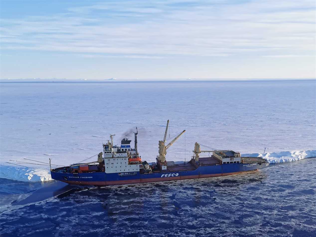 Судно FESCO завершило антарктическую экспедицию – 2020, доставив грузы на научно-исследовательские станции 