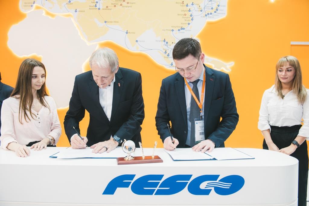 FESCO и швейцарский холдинг ИнтерРейл будут развивать совместные сервисы на маршруте "Китай-Россия-Европа" FESCO и швейцарский холдинг ИнтерРейл будут развивать совместные сервисы на маршруте "Китай-Россия-Европа"
