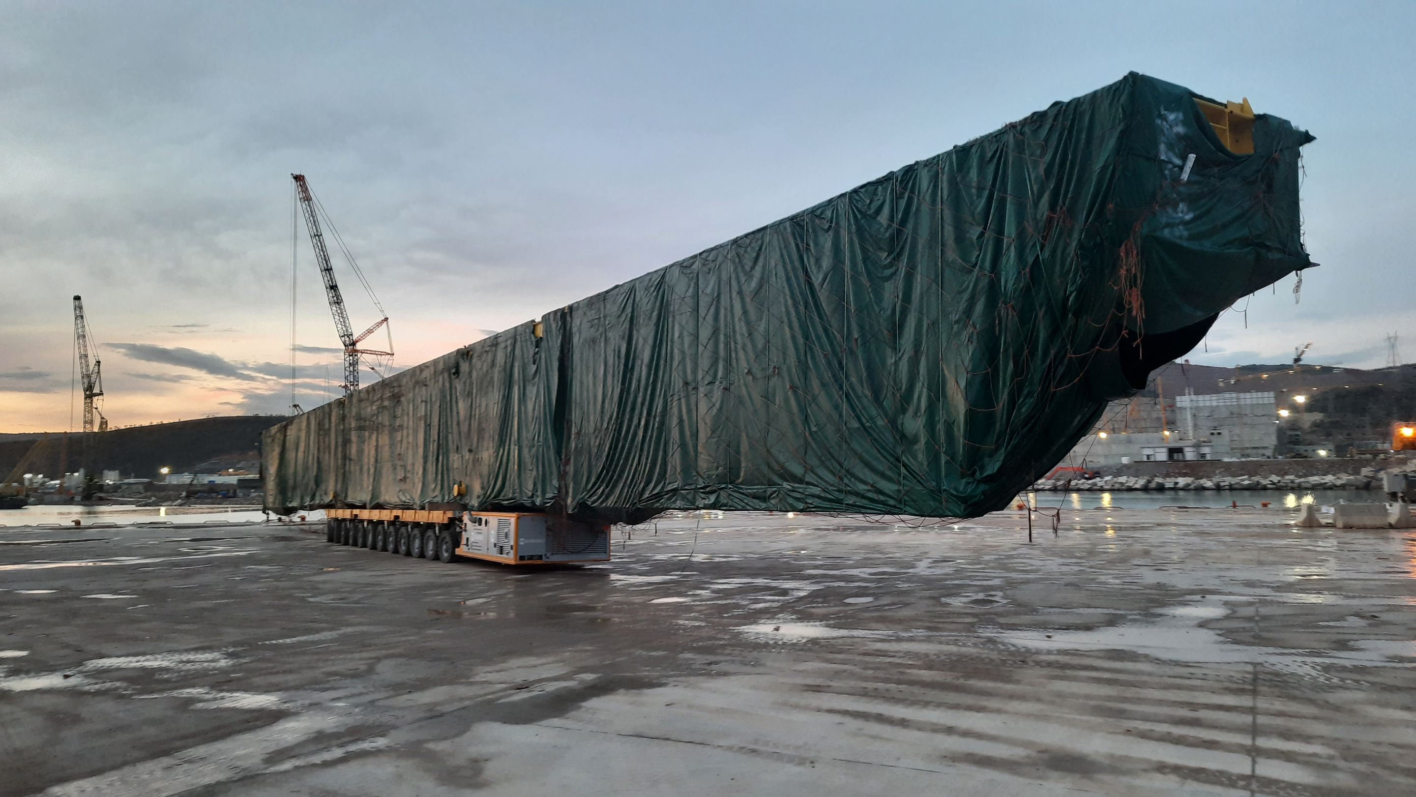 FESCO обеспечила транспортировку из Китая негабаритных кранов для машзала третьего блока АЭС «Аккую»