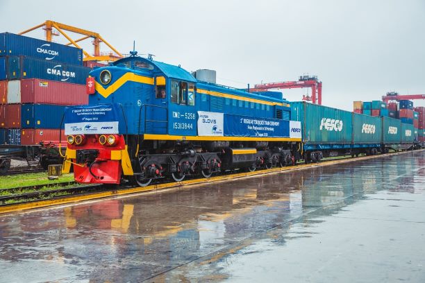 Регулярный поезд FESCO из Владивостока в Санкт-Петербург за 3 месяца с начала запуска перевез 1 500 TEU