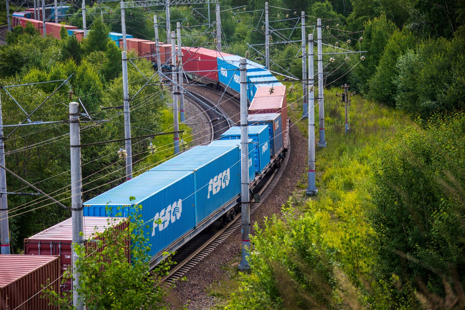 FESCO запускает новый контейнерный поезд из Владивостока в Самару