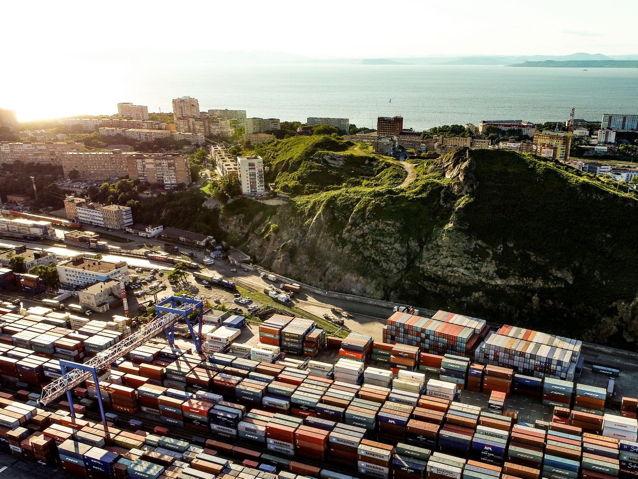 ВМТП в октябре установил новый рекорд месячной перевалки контейнеров