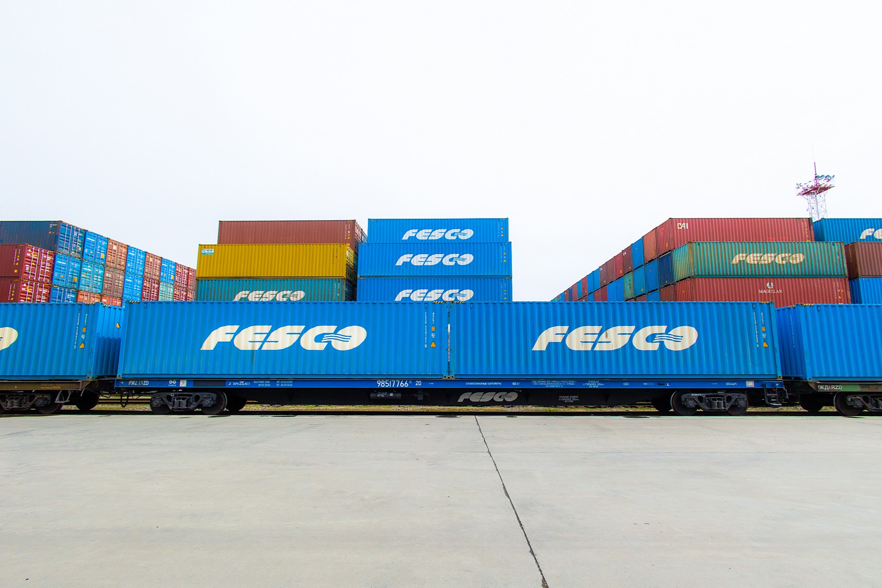 FESCO отправила первый контейнерный поезд из Владивостока в Нижнекамск FESCO отправила первый контейнерный поезд из Владивостока в Нижнекамск
