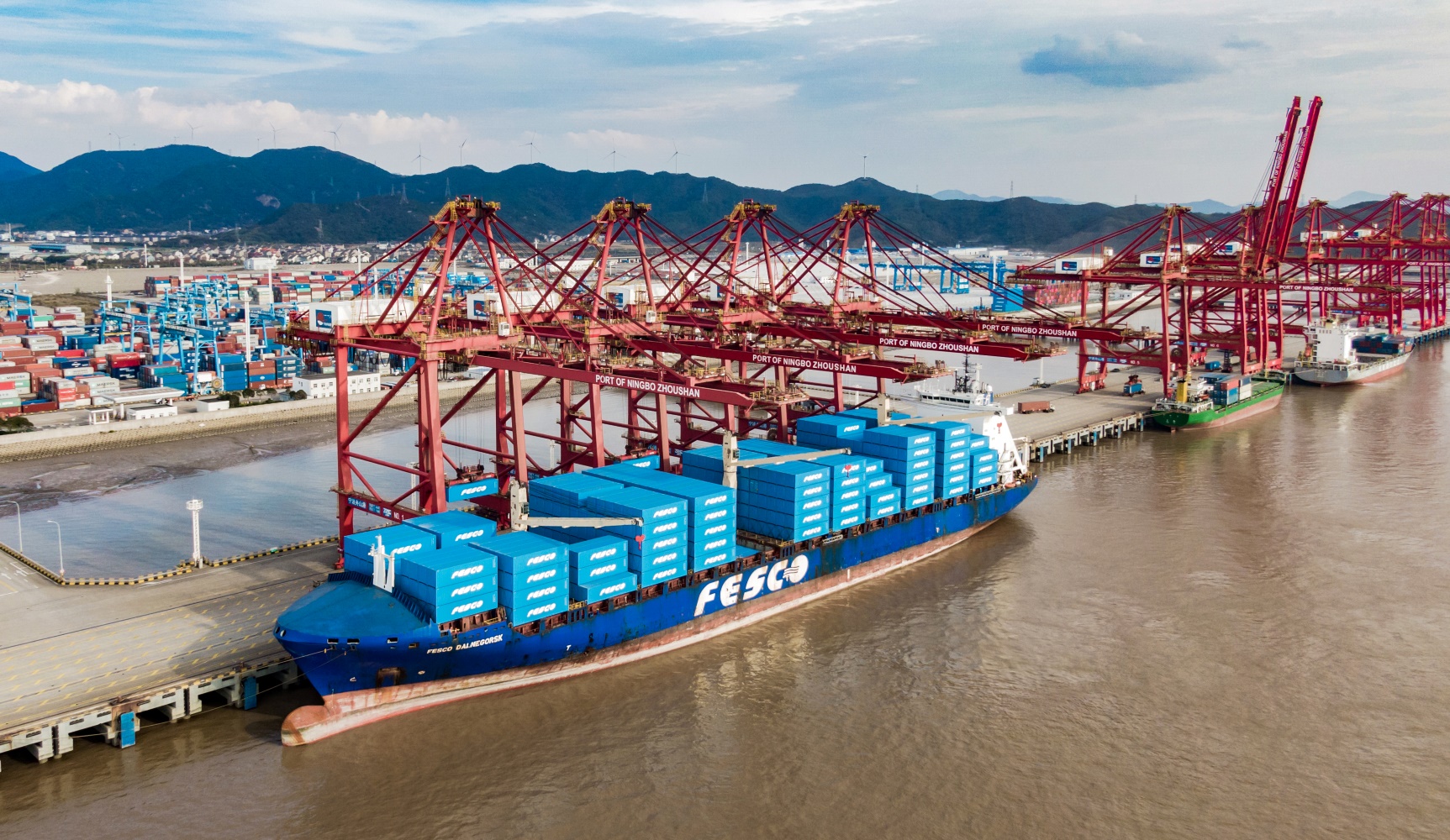 FESCO планирует в 2024 году увеличить контейнерооборот через порт Нинбо на 15%