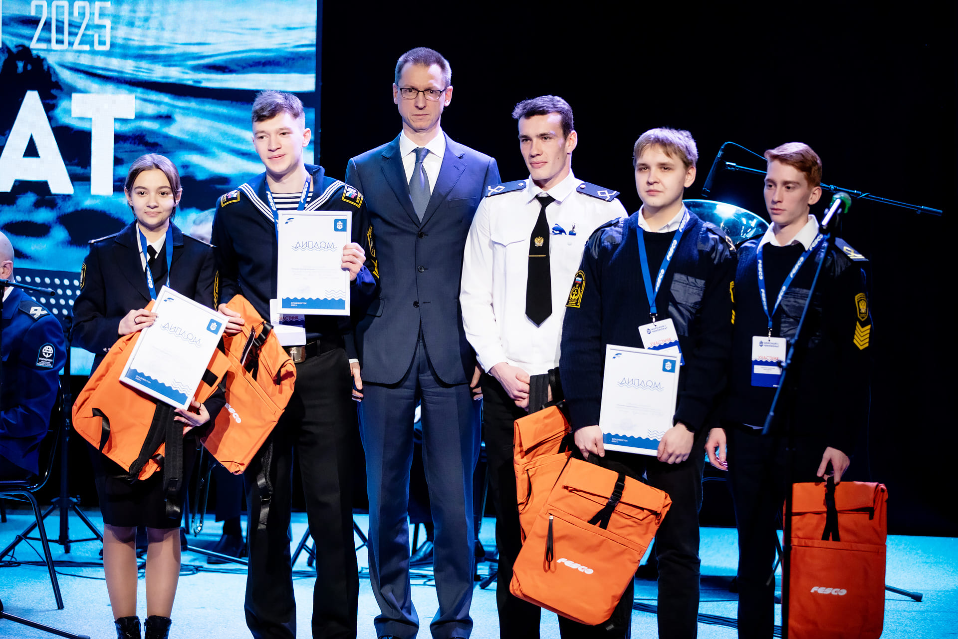 Одним из победителей Морского чемпионата FESCO стала девушка-курсант Одним из победителей Морского чемпионата FESCO стала девушка-курсант