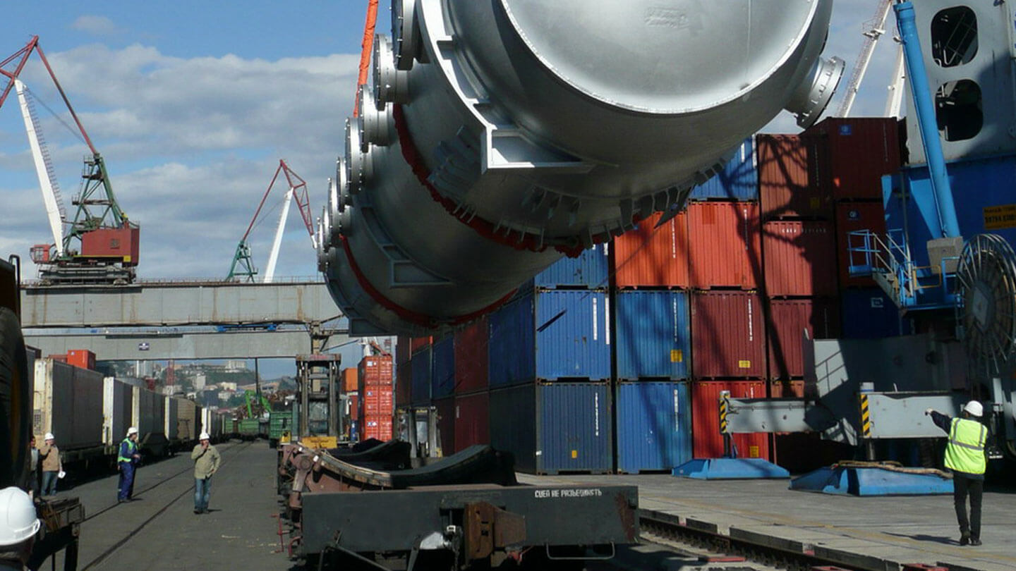 Oversized cargo transportation